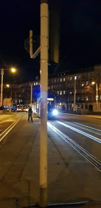 Budwajzer - #mpkwroclaw #100wykolejonychtramwajow coś się krzywo stoi temu tramwaju
