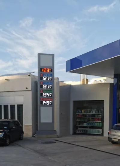 wiesien - Aktualne ceny paliw na Malcie (w euro). Lekki szok co? 
#orlen #paliwo