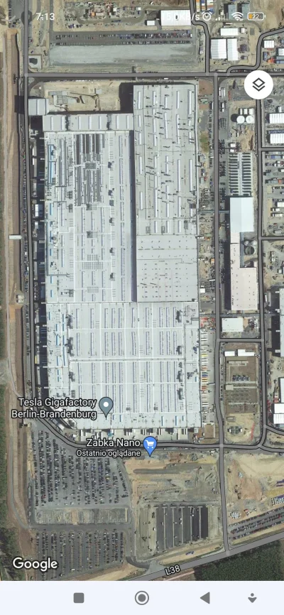 skurvil - Patrzę sobie na mapach Google gdzie znajduje się fabryka #tesla w #berlin, ...