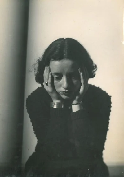 GARN - #fotografia #starezdjecia autor: Florence Henri, Lore Krüger portrait, Paris 1...