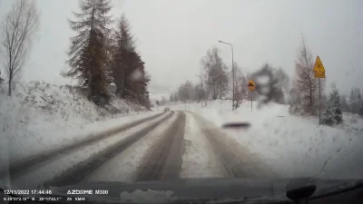gadatos - Zimowe warunki na drogach na Podhalu. Godzina 10
Drogi nie odśnieżone. 
...