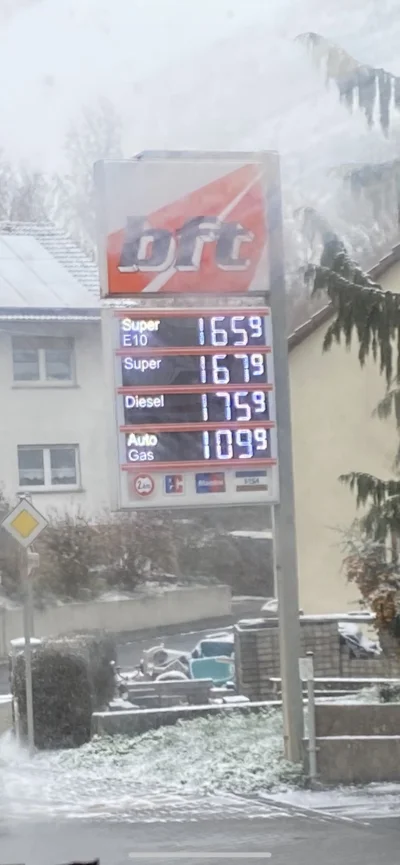 Kokos89 - Jeb….. moderacja boli was że wszyscy w około pokazują jakie są ceny paliw w...