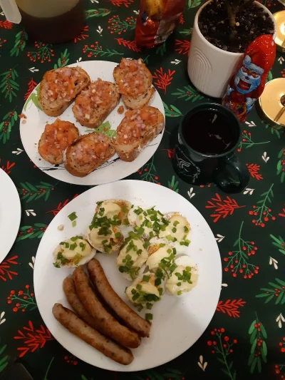 Kosopietek - #kolacja 
bruschetta
Jaja z majonezem ze szczypiorkiem
Biale kielbaski
H...