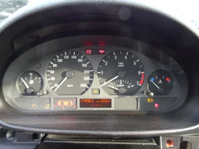Argonzz - @maxx92: W BMW E46 to prosta sprawa. Wskazówka obrotów i temperatury silnik...
