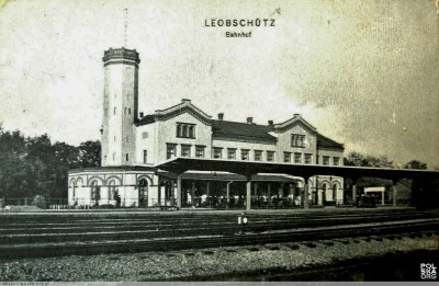 sebpsx - To przedwojenny niemiecki dworzec w kształcie lokomotywy Bahnhof Leobschütz,...