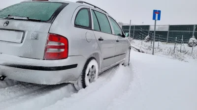 r5678 - @lokibb: Ja mam dębice navigatory 3, również w 1.9 TDI, 240 niuta.
Użytkuje ...