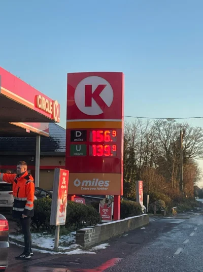 Sebastianpalo - Taka promka w Irlandii wczoraj. Diesel €1.56 (7.32 zl), Paliwo €1.39 ...