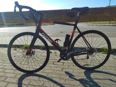 palomin_o - Ile wołać za #rower #szosa ?

Karbon, kompletna tiagra, 58, serwisowany n...