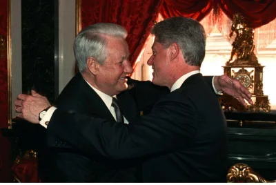 Boomerando - @EcikWyrwichwast: Tak jak można zaraz pokazać Billa Clintona z Jelcynem
