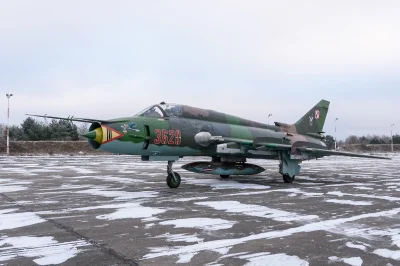 XKHYCCB2dX - Su-22 3620 przed wylotem z Piły. Tak to mogło wyglądać 25 lat temu 17 gr...