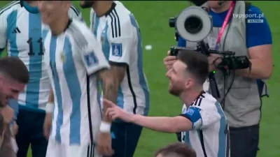 Minieri - Dobra, możemy już ustalić że Messi to GOAT? 
A ta scenka z synami (｡◕‿‿◕｡)...