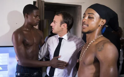 pusiarozpruwacz - Macron ma teraz to na co czekal cały mecz. Przytulanie się do spoco...