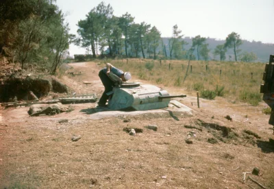 wfyokyga - Bunkier z wieżą Panzerkampfwagen II, czy jak to powiedzieć, Cavalaire-sur-...