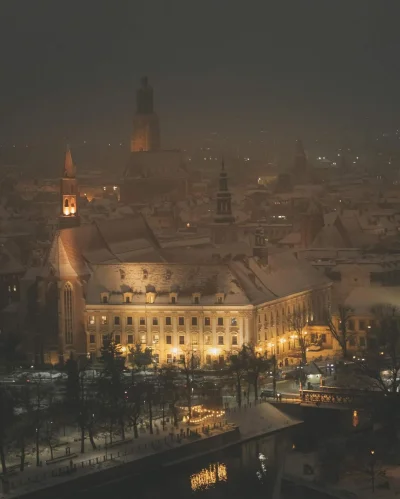 mroz3 - #dziendobry Chłodno, wszędzie bardzo ślisko.

WIATR............ południowo ...