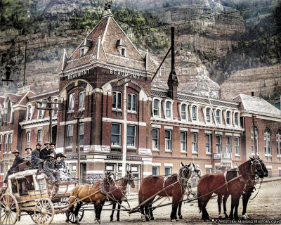 myrmekochoria - Stagecoach in front of the Beaumont Hotel in Ouray, Colorado, 1890.