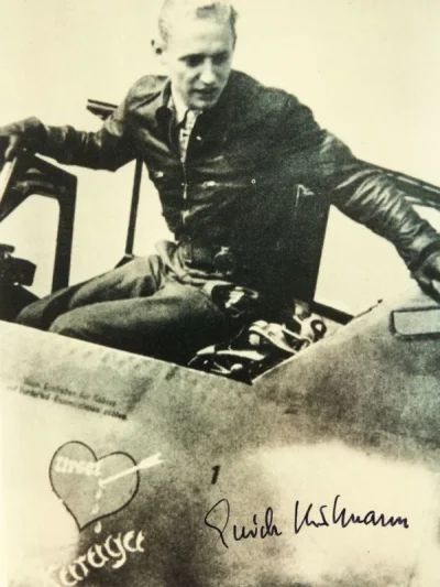 TonioKroger - PS Poniżej Erich Hartmann wychodzący z samolotu (Bf-109). Widoczny napi...