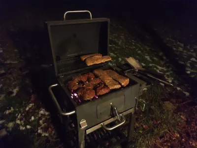 Tytys_Bomba - Ciąg dalszy tygodniowych żeberek. Dziś 2h w 150F indirect, na węglu drz...