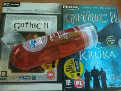 karix98 - Przeciętny fan gothica masturbuje się pudełkiem z grą, bo niestety kontakt ...