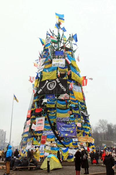 Wiggum89 - "Choinka udekorowana krwią"
Kijów, Boże Narodzenie 2013 

#ukraina #fot...