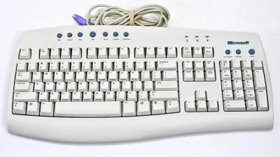 cysiekw - @5MinutWolnosci: Microsoft Internet Keyboard ma chyba ze 20 coś lat, co kil...