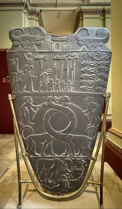 Loskamilos1 - Paleta Narmera, historyczny dokument przedstawiający początki starożytn...