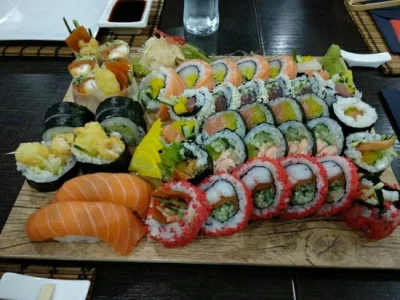tesknilam_ - Zaplusuj sushi, nadjedzenie dla bogaczy. #jedzzwykopem #jedzenie