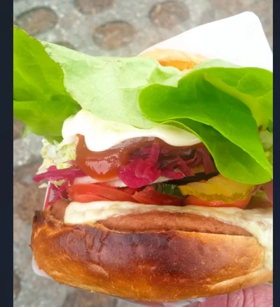 phervers - @ATAT-2: A tutaj cheeseburger z budy na rynku za 11 zeta. Co prawda mięso ...