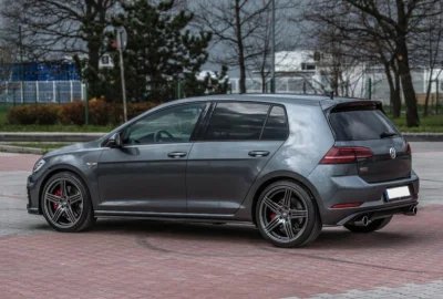 z.....d - Prawie 30 letni chłop oszalał, chce se Golfa GTI kupić.
#volkswagen #samoc...