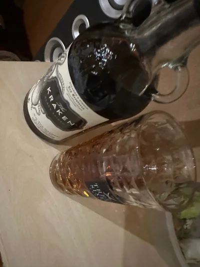 EvineX - Chłop rum otwiera, kto chętny na szklankę ze spritem? #sylwesterzwykopem #sy...