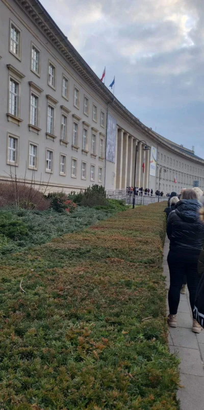 WR9100 - Znajomi parę dni przed nowym rokiem chcieli sobie wyrobić nowe paszporty. Pr...