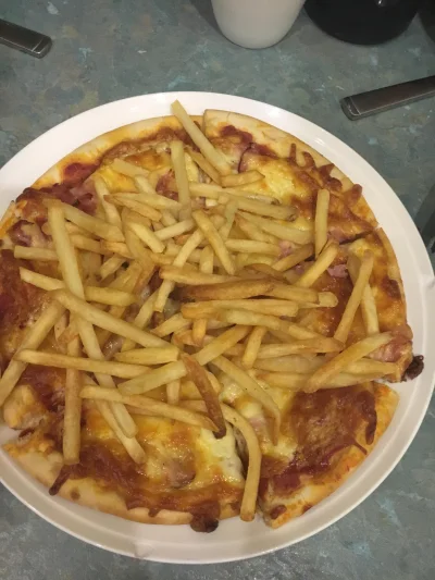 Flypho - @PanAndrzejszef_mafii: 
Włosi:
- pizza z ananasem jest obrzydliwa
Tymczas...