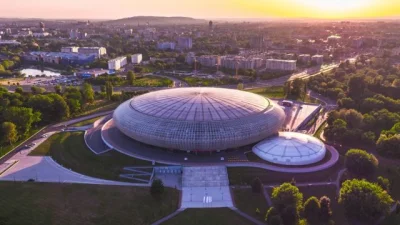 arkadiusz-nicki - W Krakowie w 2014 zakończono budowę Tauron Areny na terenach zielon...