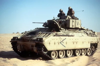 barnej_zz - M2 Bradley - amerykański gąsienicowy bojowy wóz piechoty, może trafić na ...