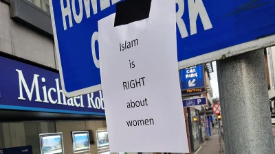 lakfor - > Islam się nie mylił co do kobiet.

@cichyobserwator: piękny troling to b...