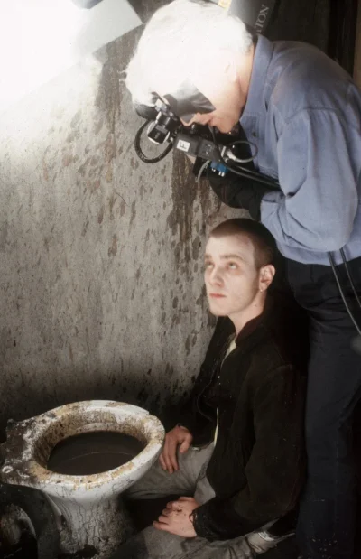 cheeseandonion - >Trainspotting (1996) - Brian Tufano and Ewan McGregor on set. The b...