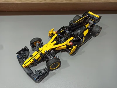 M_longer - Renault R.S. F1 w budowie

Mniej więcej koniec. Za bardzo różni się wygląd...