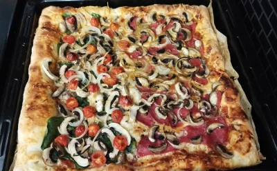s-o-s - Domowa pizza najlepsza ( ͡° ͜ʖ ͡°)brzegi specjalnie dla żony jak coś #pizza #...