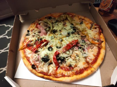 zasadzka01 - #pizza z podwójnym serem wjechała właśnie.