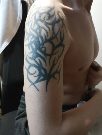 kiedysbylemzielonka - @yhbgrobdoivbvwamsv: Jak robiłem ten tatuaż to był szczyt mody,...