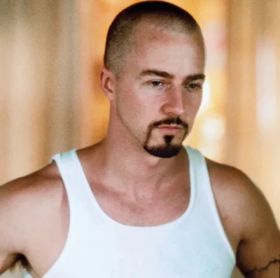 JuanAntonioGonzalo - @Bego9: Edward Norton jako y'berion