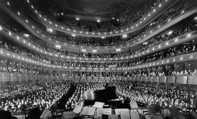 Gentleman_Adrian - Widok na salę teatru operowego w Nowym Jorku podczas koncertu Józe...