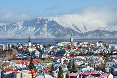 Zbruzman - Jezu, jaka ta Islandia jest piękna (╯︵╰,) Takie przytulne, malownicze miej...