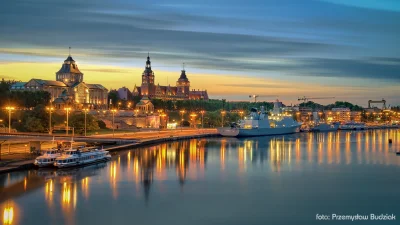 Krupier - @Jade: najładniej prezentuje się nocą gdy wszystko jest podświetlone. Tutaj...