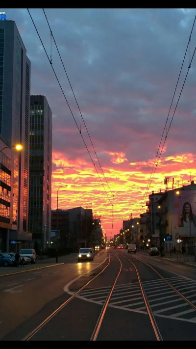 czteroch - #dziendobry #Poznan
Dzisiejszy wschód słońca.