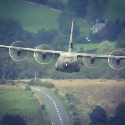 s.....w - Hercules wśród samolotów - Lockheed C-130
#ciekawostki #samoloty #aircraftb...