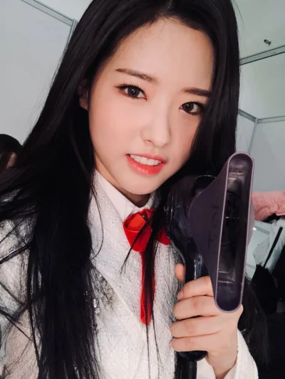 czasuczas - #oliviahye
#loona #koreanka