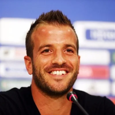 C.....y - @s-k-fantasyfactory: Adam to trochę taki zaginiony brat Van Der Vaarta