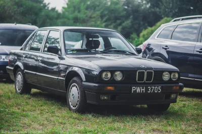 kuraku - Byłem na pikniku motoryzacyjnym w Wirach, wracam do auta, wtem na parkingu s...