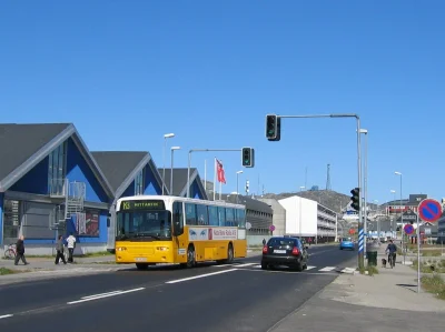 t.....t - Tak wygląda stolica Grenlandii - Nuuk.

Jak widać, nie biegają po tej wyspi...