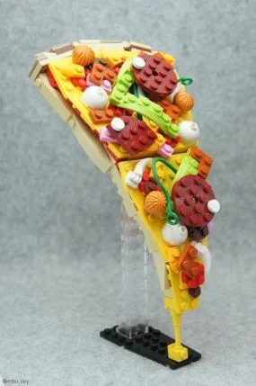 Xax92 - Pizza z lego na dobry początek dnia
#pizza #lego #dziendobry